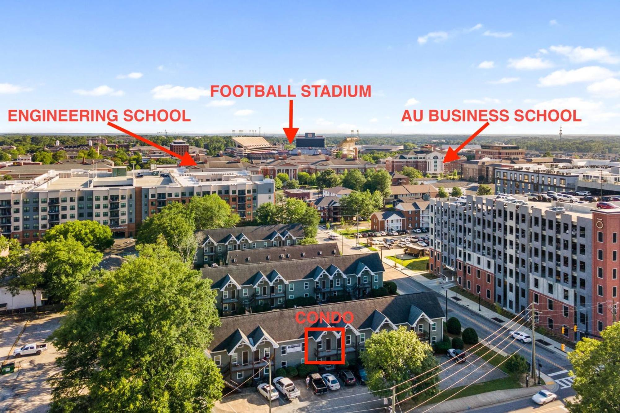 Remodeled And New - Walk To Downtown Auburn Apartment Exterior photo